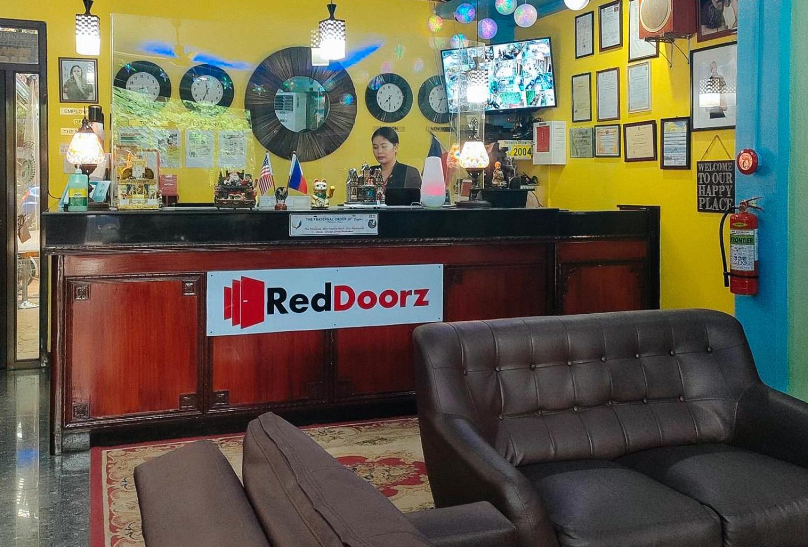 Reddoorz At New Casamila Hotel Palawan Puerto Princesa Esterno foto