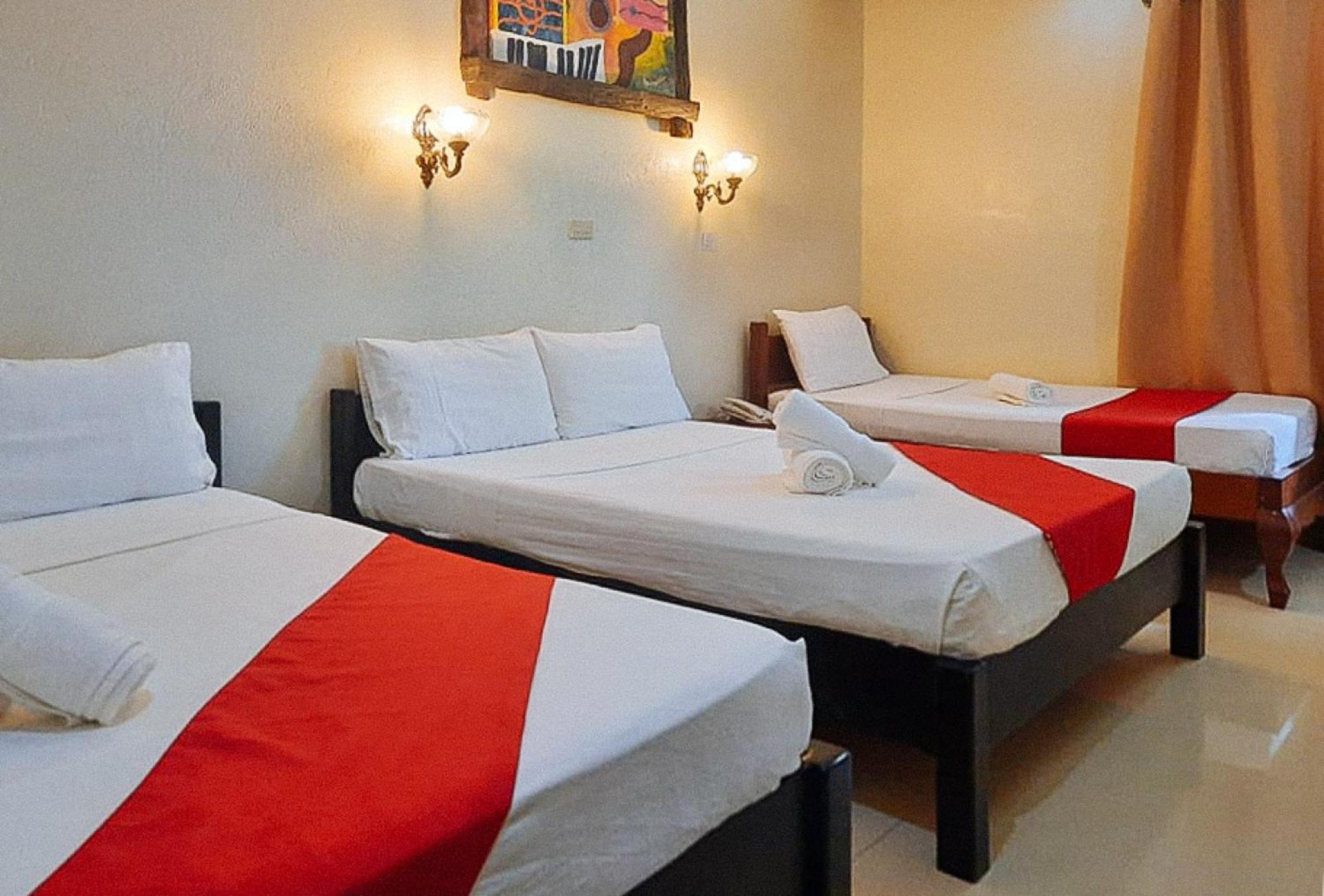 Reddoorz At New Casamila Hotel Palawan Puerto Princesa Esterno foto