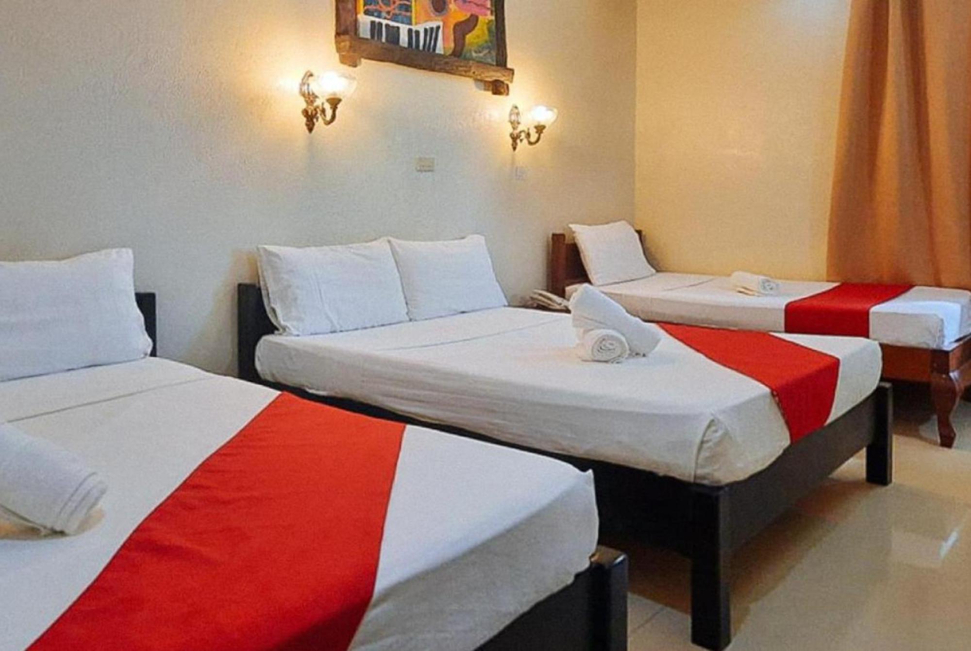 Reddoorz At New Casamila Hotel Palawan Puerto Princesa Esterno foto
